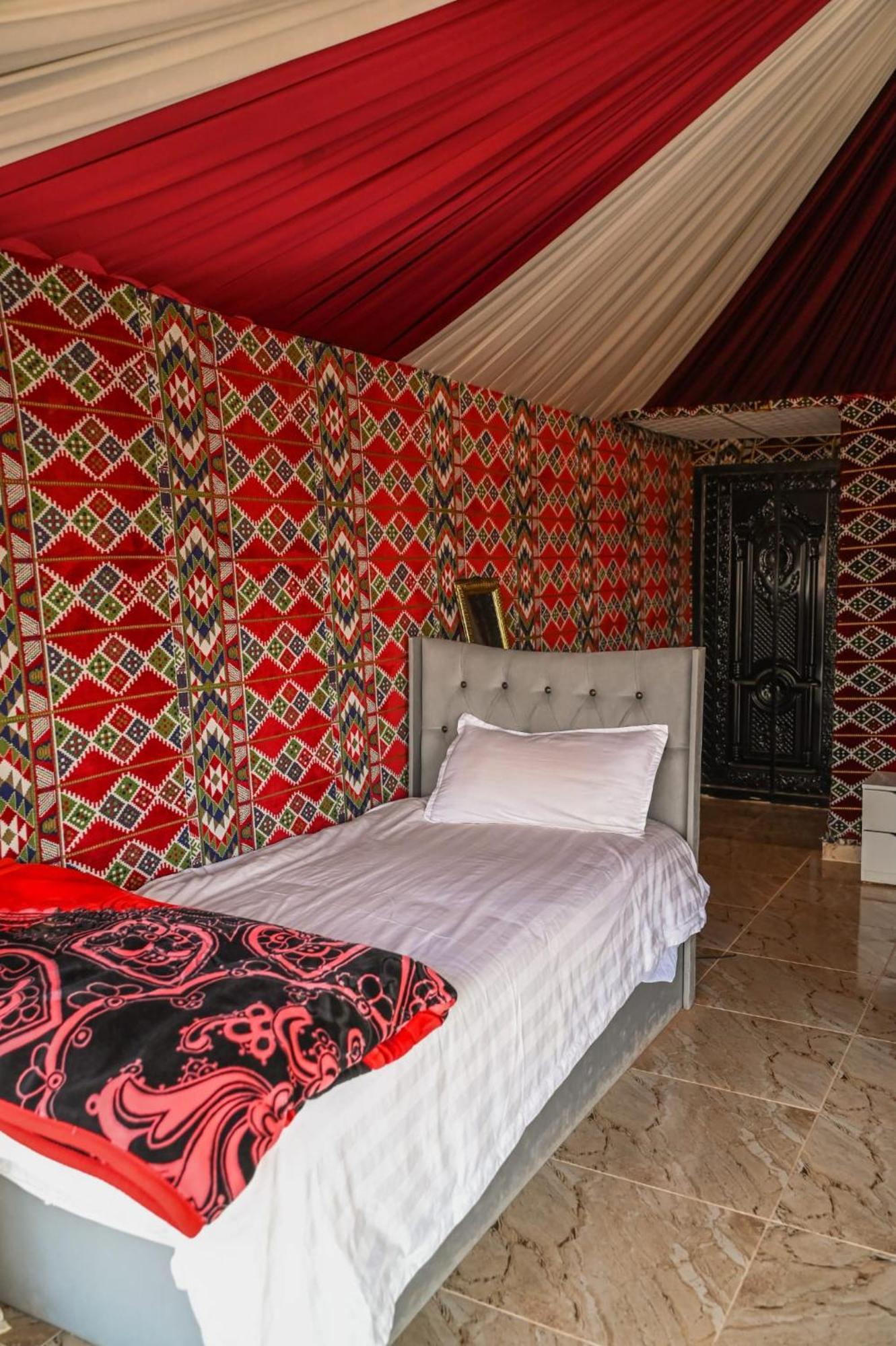 Joy To Wadi Rum Exterior photo